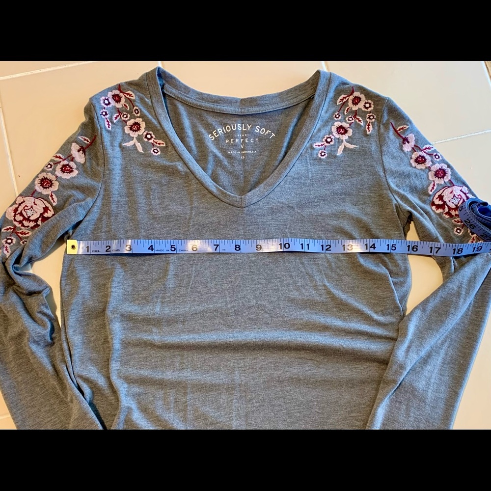 DONATED!! Aeropostale Perfect V Tee with embroidery 💥 - Picture 3 of 4